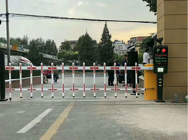 停车场车牌识别系统实现对场内车辆与收费的安全管理(图1) 停车场车牌识别系统实现对场内车辆与收费的安全管理(图1)